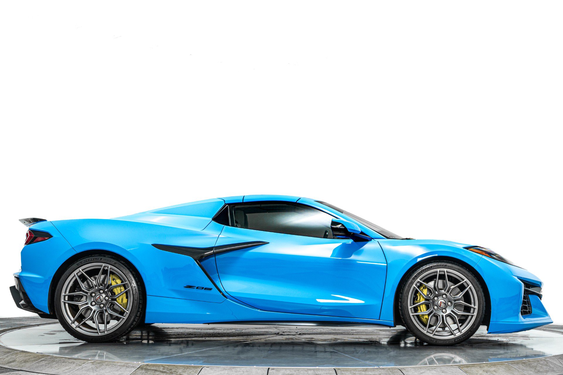 Used 2024 Chevrolet Corvette Z06 w/ Battery Protection Package RWD image 18