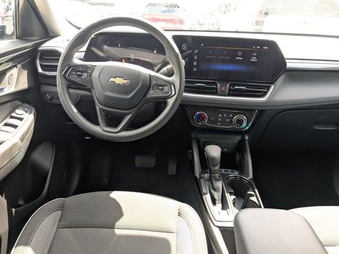 Used 2025 Chevrolet TrailBlazer LT image 25