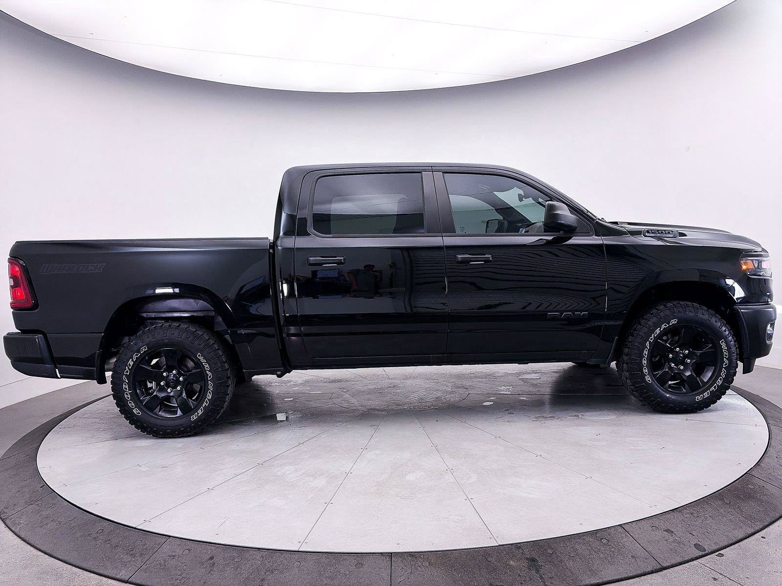 Used 2025 RAM 1500 Warlock AWD/4WD image 42