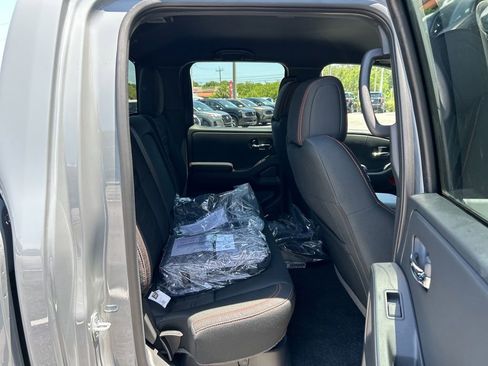 New 2025 Nissan Frontier PRO-4X w/ Pro Convenience Package image 41