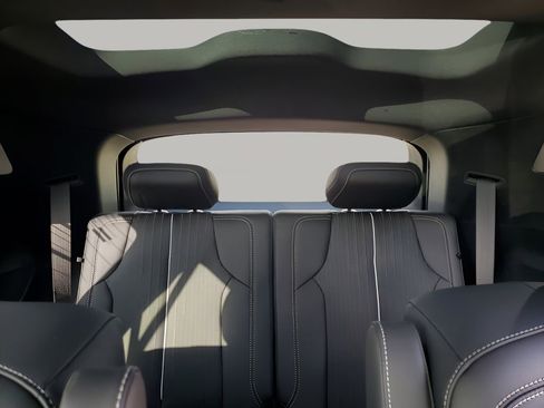 New 2026 Cadillac Vistiq Sport image 26