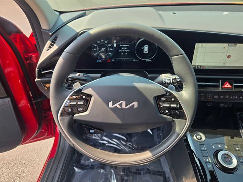 Used 2023 Kia Niro Wind w/ Wind Preserve Package FWD image 44