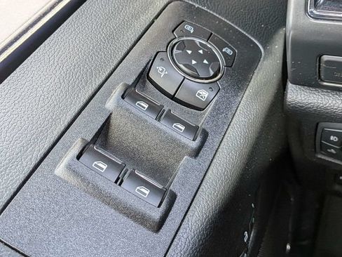 Used 2019 Ford F150 Lariat w/ Equipment Group 502A Luxury AWD/4WD image 25