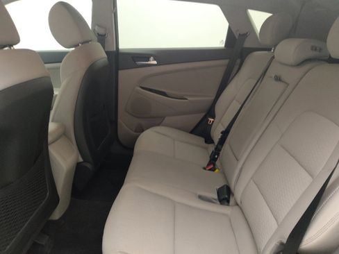 Used 2021 Hyundai Tucson SE FWD image 18