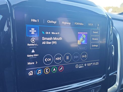 Used 2023 Chevrolet Traverse Premier w/ LPO, Cargo Package FWD image 16