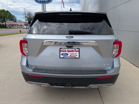 Certified 2022 Ford Explorer XLT w/ Equipment Group 202A image 4