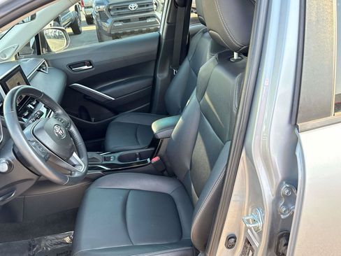 Used 2023 Toyota Corolla Cross XLE w/ Convenience Package AWD/4WD image 12