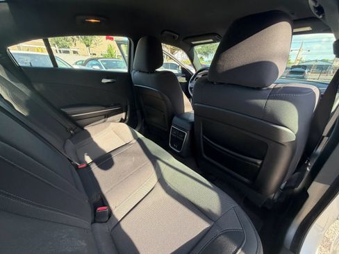 Used 2019 Dodge Charger SXT RWD image 11