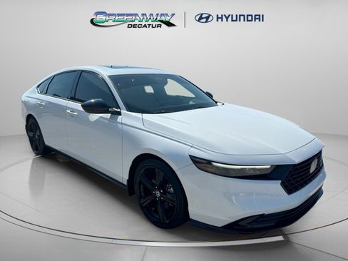 Used 2023 Honda Accord Sport image 1
