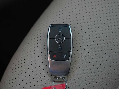 Used 2022 Mercedes-Benz GLC 300 image 28