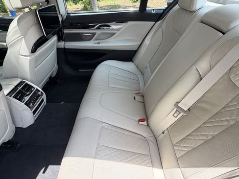 Used 2016 BMW 740i RWD image 31