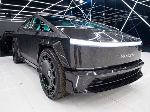 Used 2025 Tesla Cybertruck AWD Crew Cab image 6