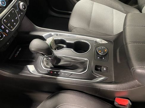 Used 2023 Chevrolet Traverse LT image 17