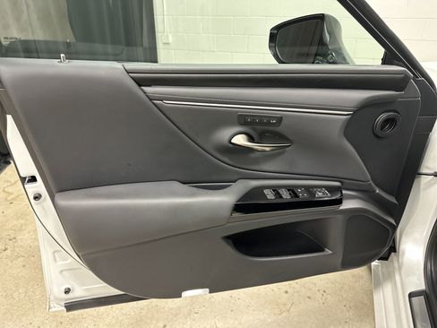 Certified 2025 Lexus ES 350 w/ Premium Package FWD image 14