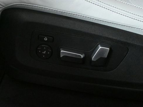 Used 2026 BMW X5 xDrive40i w/ Premium Package image 28