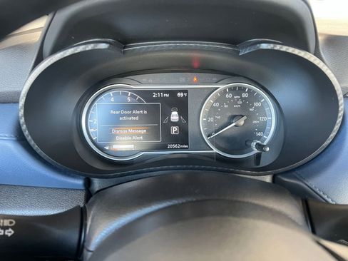 Used 2025 Nissan Versa SV w/ Trunk Package FWD image 40