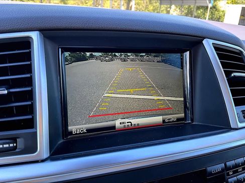 Used 2015 Mercedes-Benz ML 350 4MATIC image 26