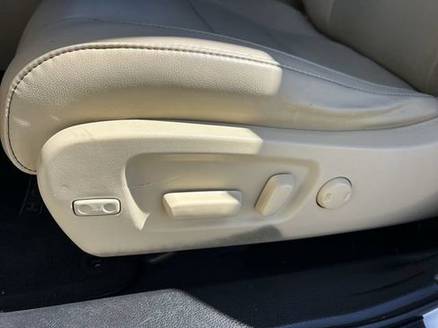 Used 2018 Toyota Highlander XLE FWD image 20