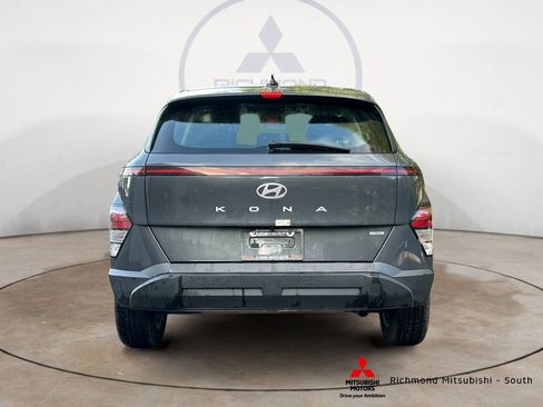Used 2024 Hyundai Kona SE AWD/4WD image 4