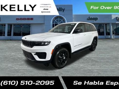 New 2025 Jeep Grand Cherokee Altitude image 1