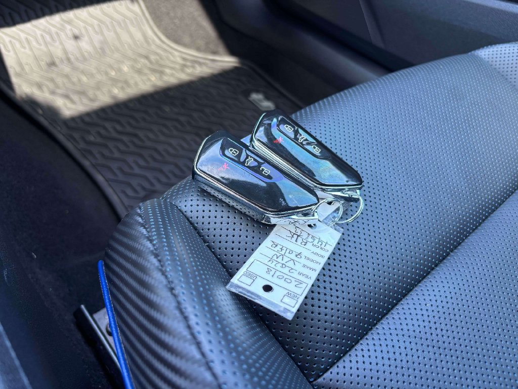 Used 2024 Volkswagen Golf R AWD/4WD image 29