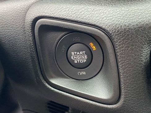 Used 2025 Jeep Wrangler Sport image 21