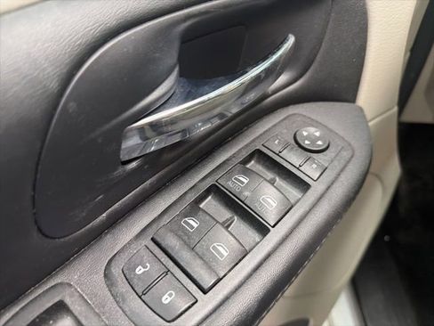 Used 2015 Dodge Grand Caravan SXT FWD image 10