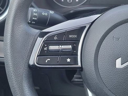 Used 2022 Kia Forte LXS image 31