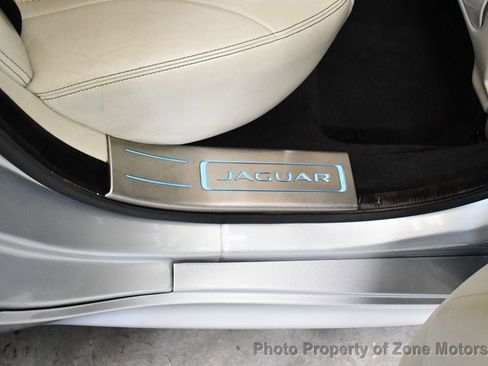 Used 2015 Jaguar XJ image 18
