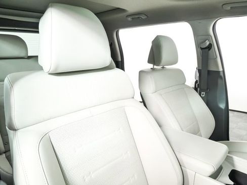 Used 2024 Hyundai Santa Fe Limited FWD image 8