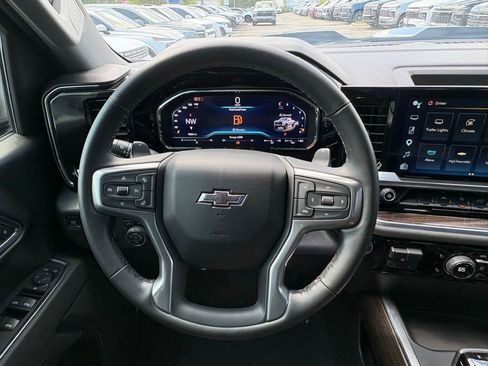 Used 2025 Chevrolet Silverado 1500 LT Trail Boss AWD/4WD image 18
