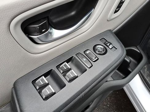 Used 2025 Honda Pilot Touring image 12