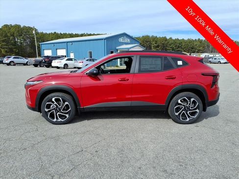 New 2026 Chevrolet Trax RS w/ Sunroof Package FWD image 2