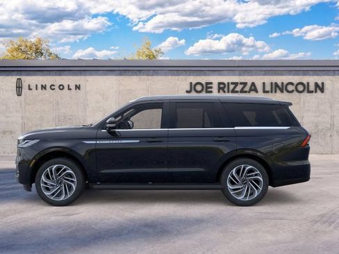 New 2026 Lincoln Navigator Premiere AWD/4WD image 3