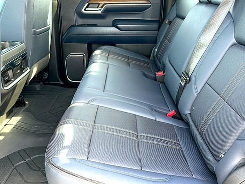 Used 2023 Chevrolet Silverado 1500 High Country w/ Technology Package image 18