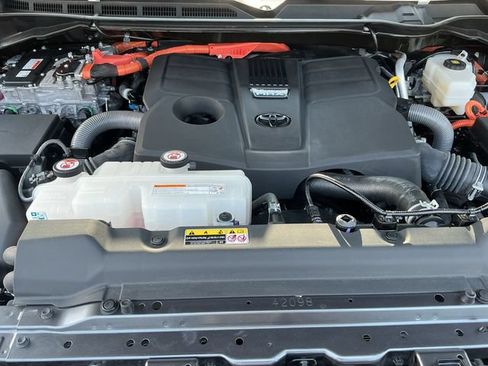 Certified 2024 Toyota Sequoia Platinum AWD/4WD image 24