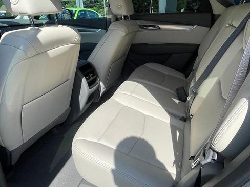 Used 2023 Cadillac XT5 Premium Luxury w/ Technology Package AWD/4WD image 12
