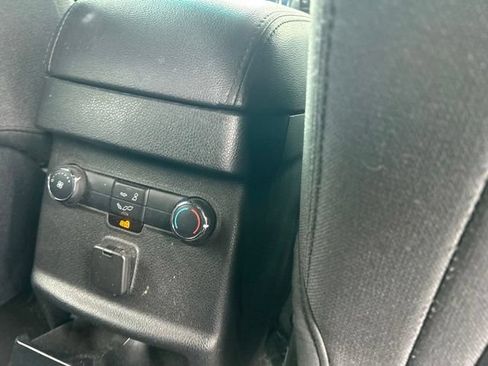 Used 2016 Ford Explorer XLT AWD/4WD image 13