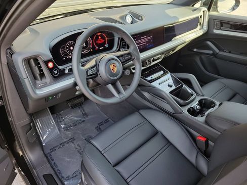 New 2026 Porsche Cayenne Coupe AWD/4WD image 4