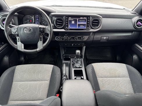 Used 2020 Toyota Tacoma TRD Off-Road image 7