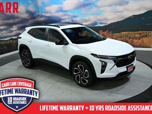 Used 2024 Chevrolet Trax RS w/ Sunroof Package image 2