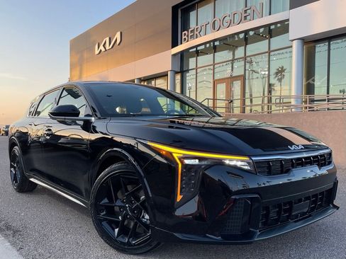 New 2026 Kia K4 GT-Line image 1