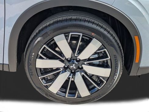 New 2026 Mitsubishi Outlander SE image 11