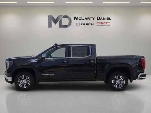 New 2026 GMC Sierra 1500 SLE w/ Preferred Package image 3