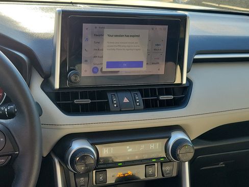 Used 2023 Toyota RAV4 XLE Premium image 22