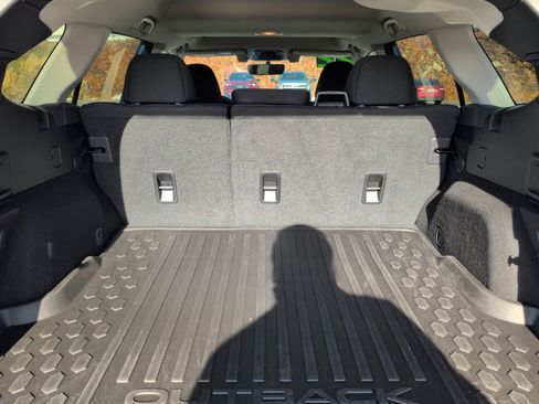 Certified 2022 Subaru Outback Premium image 26