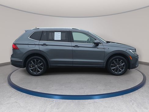 Used 2022 Volkswagen Tiguan SE AWD/4WD image 4