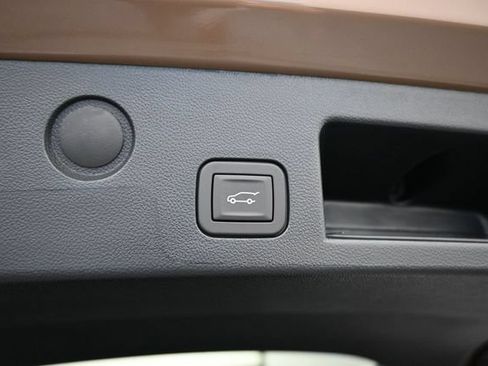 New 2027 Chevrolet Equinox LT w/ Convenience Package II FWD image 9