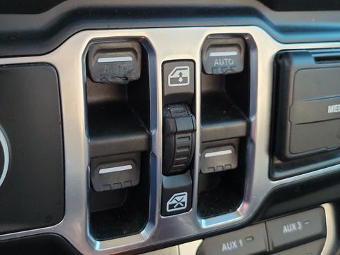 Used 2019 Jeep Wrangler Unlimited Rubicon AWD/4WD image 26