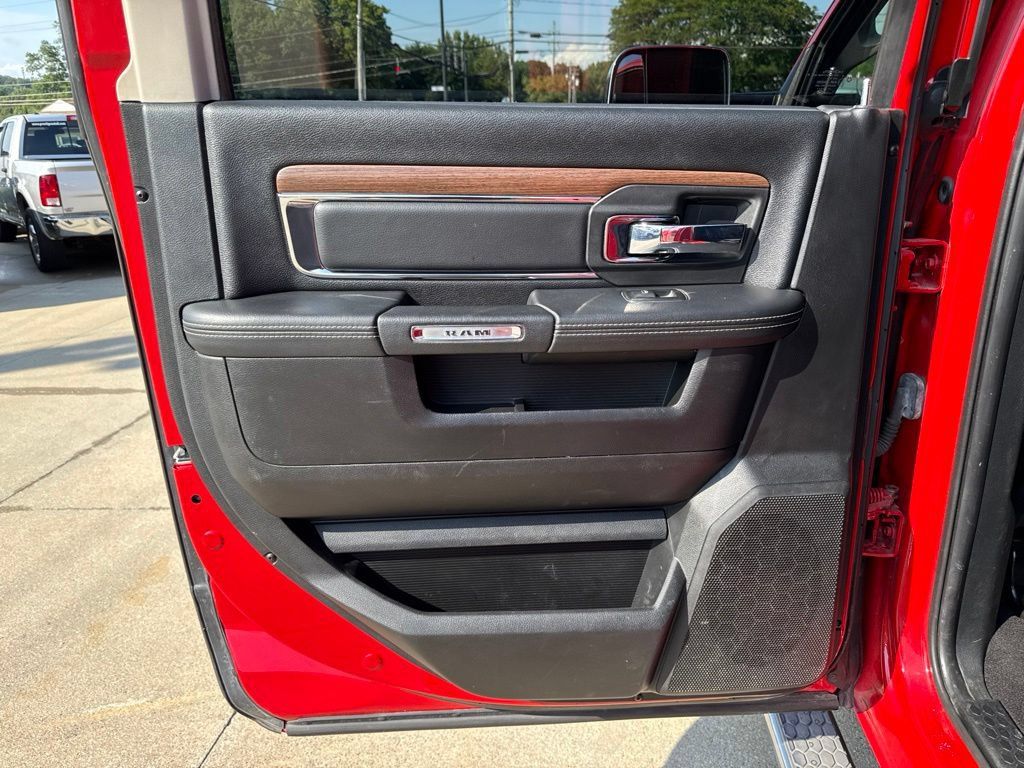 Used 2015 RAM 3500 Laramie AWD/4WD image 43